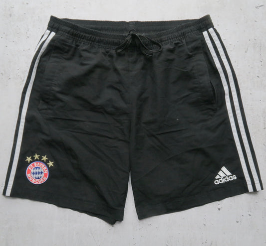 Adidas F.C. Bayer Munchen krótkie spodenki L